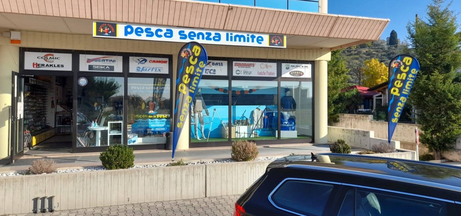 Pesca Senza Limite — facciata esterna del negozio, Via Spin, Romano d'Ezzelino (VI)